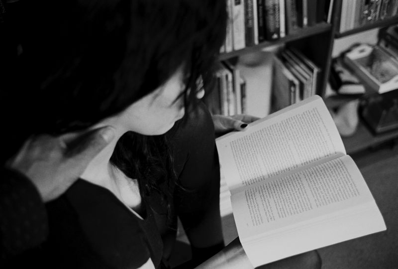 Luzie, elle aime les oiseaux et les livres. Allemagne, 2016